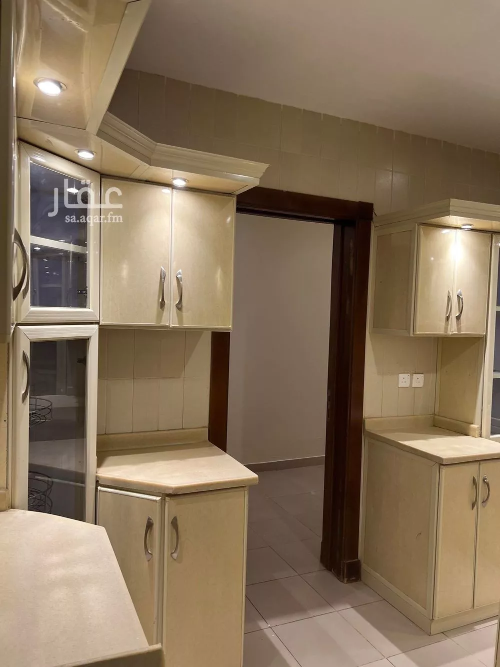 شقة 4 غرف في الريان 8