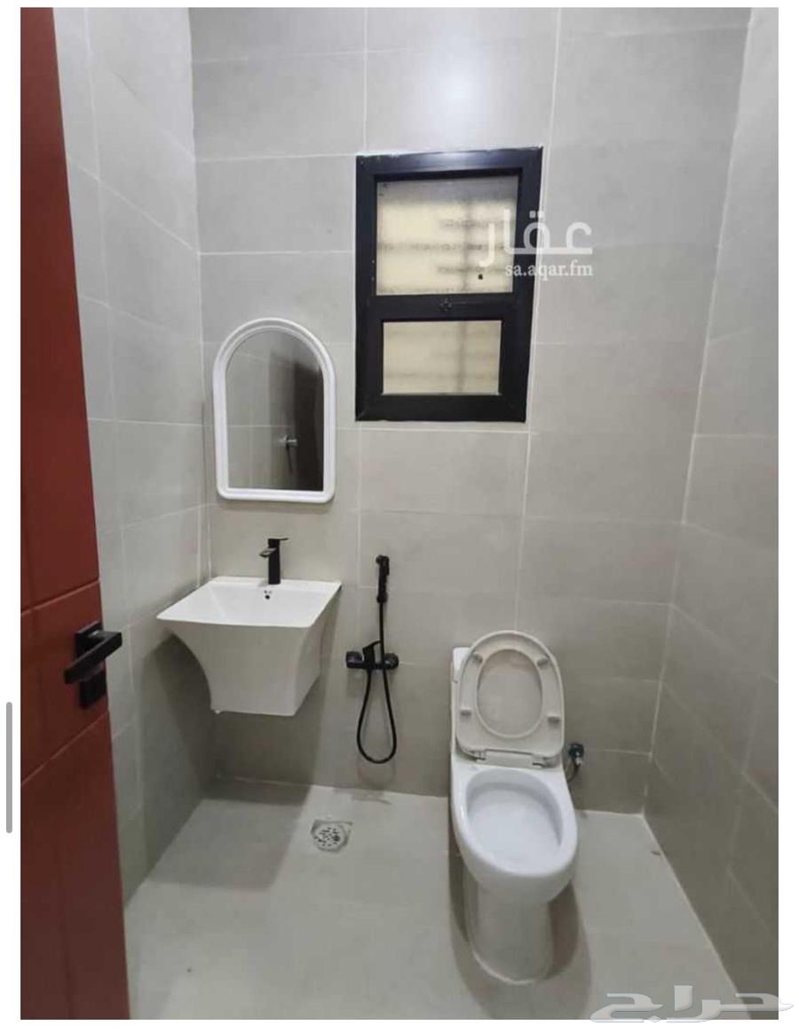 شقة 3 غرف في الرمال 10