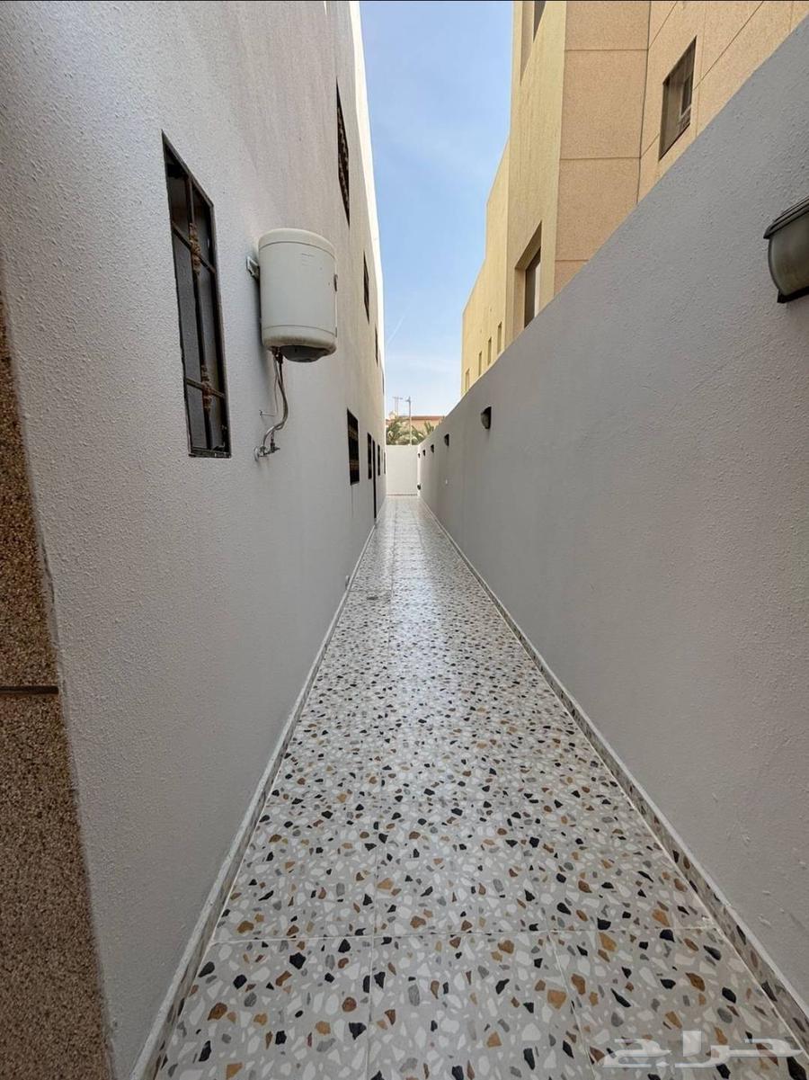 فيلا 15 غرف في الوادي 5