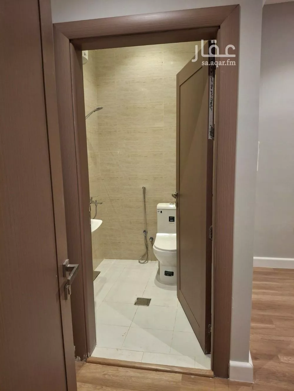 فيلا 3 غرف في العقيق 2