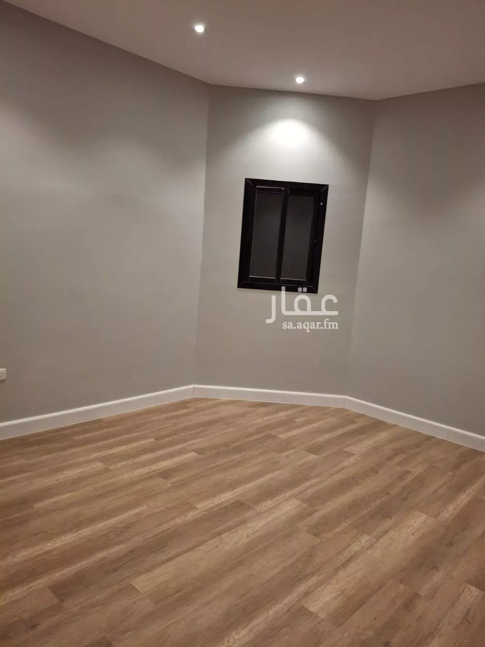 فيلا 3 غرف في العقيق 4