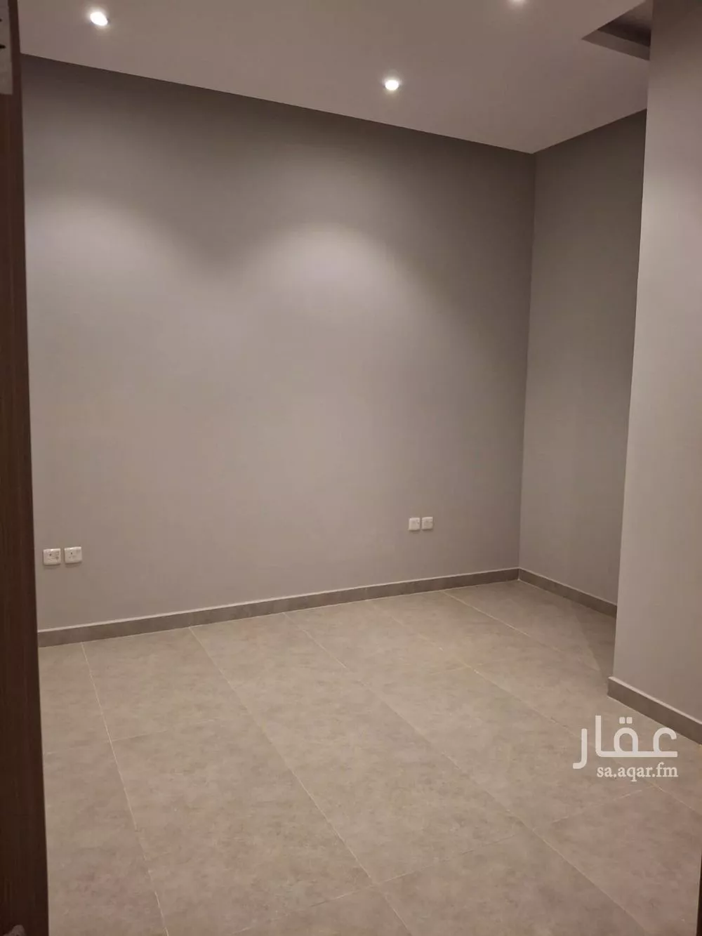 فيلا 3 غرف في العقيق 6