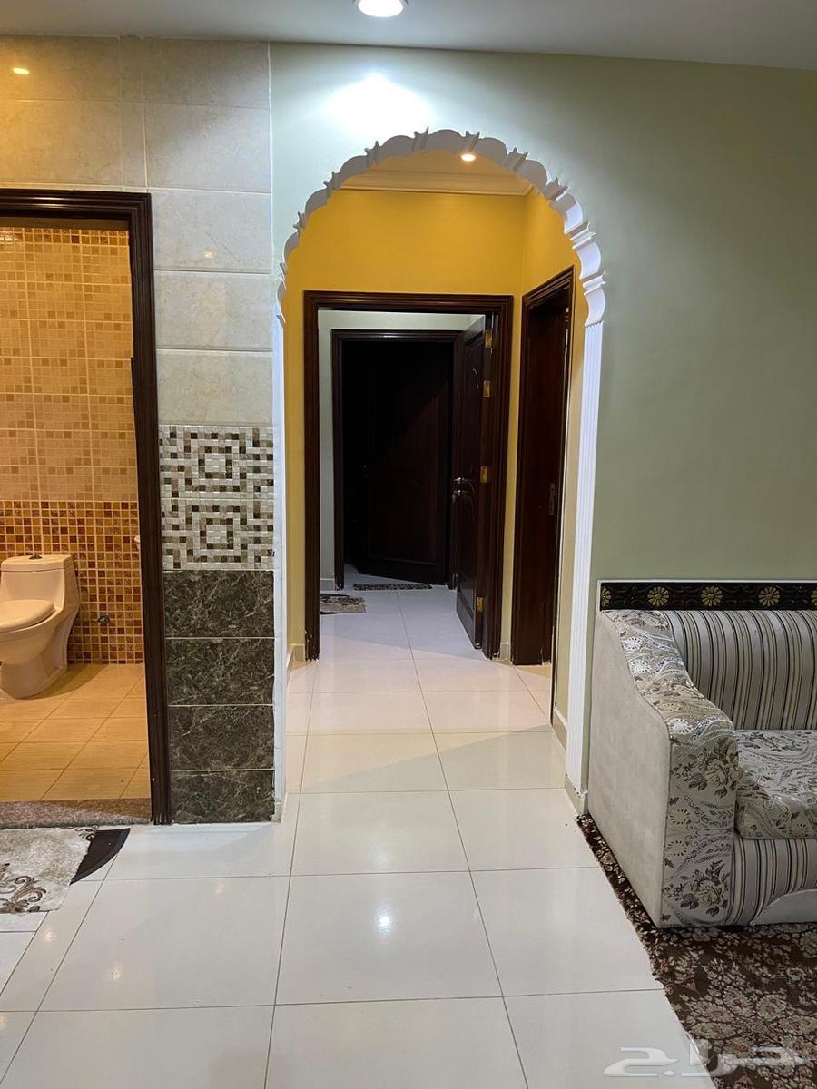 شقة 6 غرف في الواحة 21