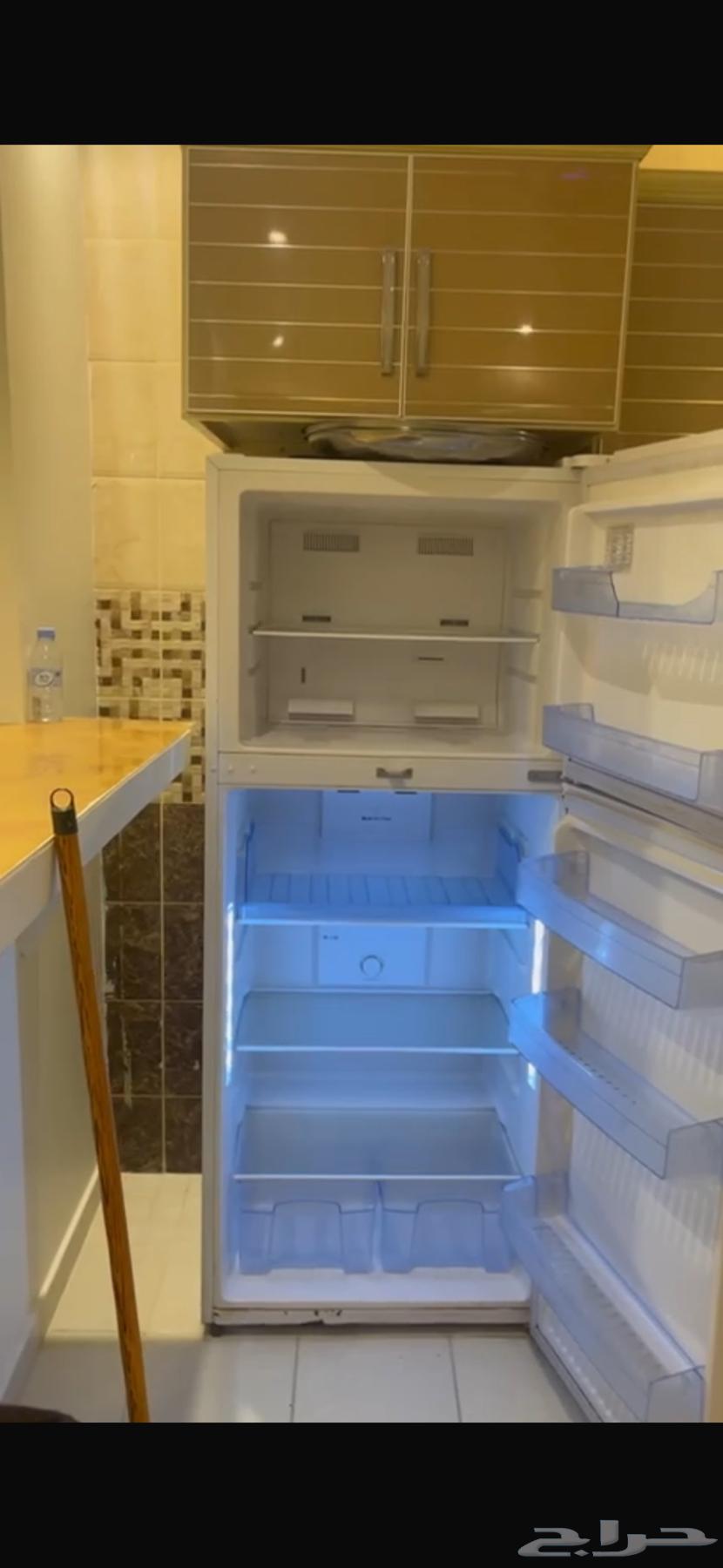 شقة 6 غرف في الواحة 10