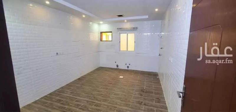 شقة 4 غرف في طيبة 4