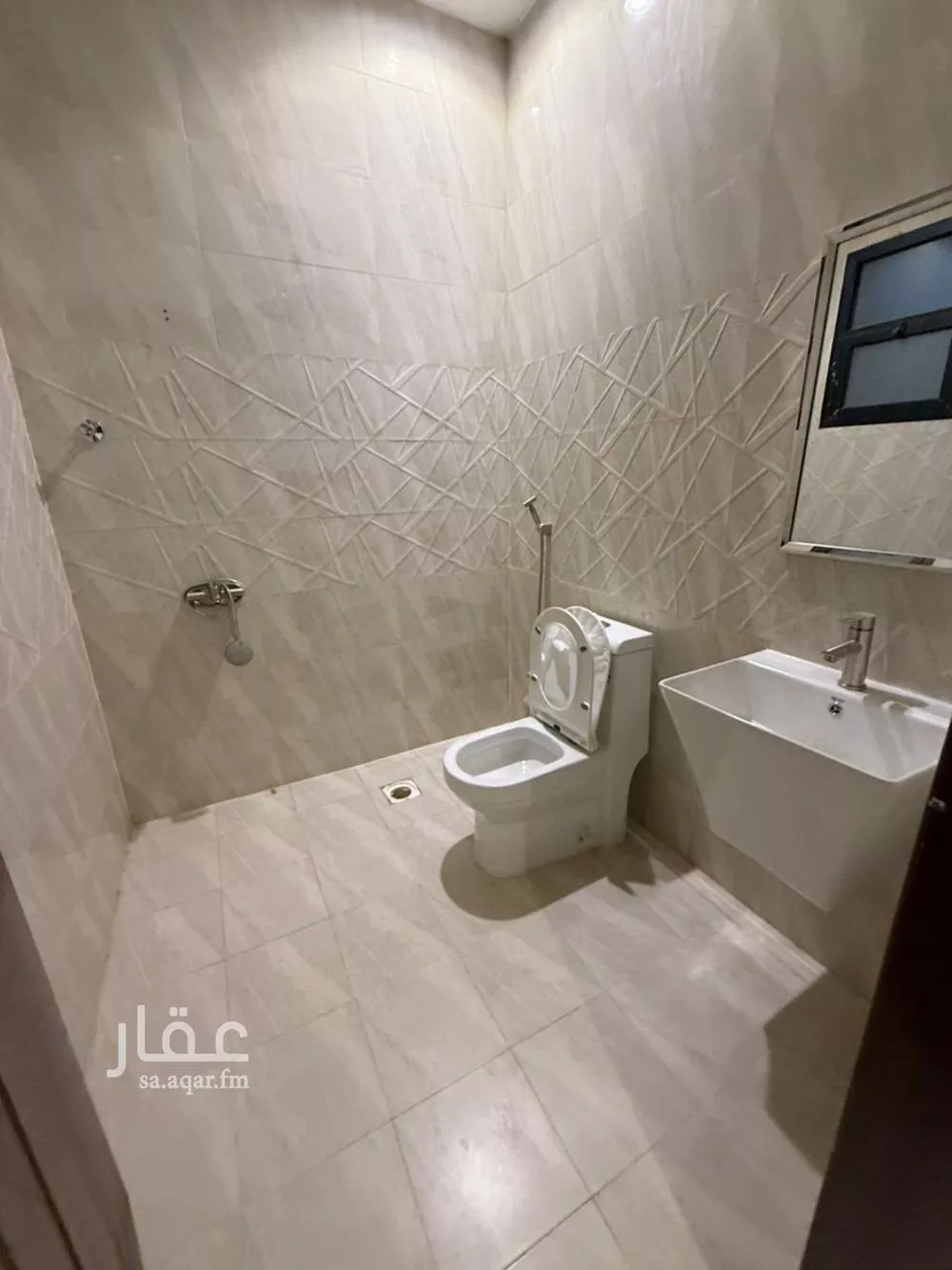 شقة 6 غرف في بدر 9