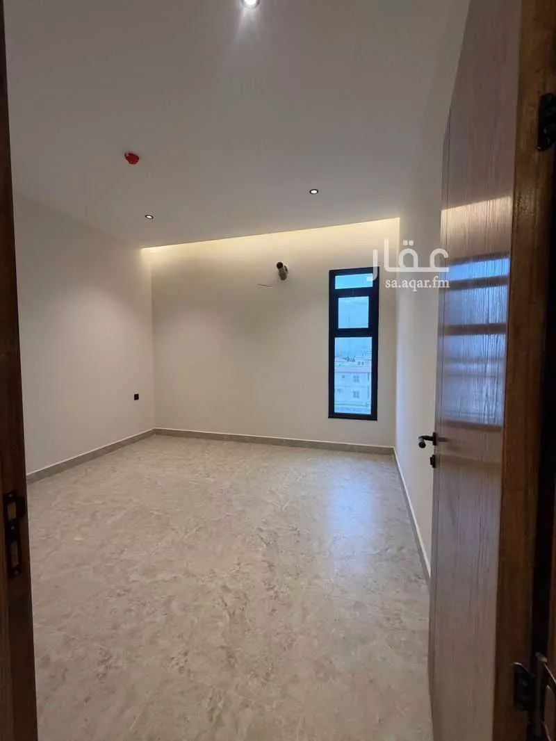 شقة 4 غرف في الروضة 17