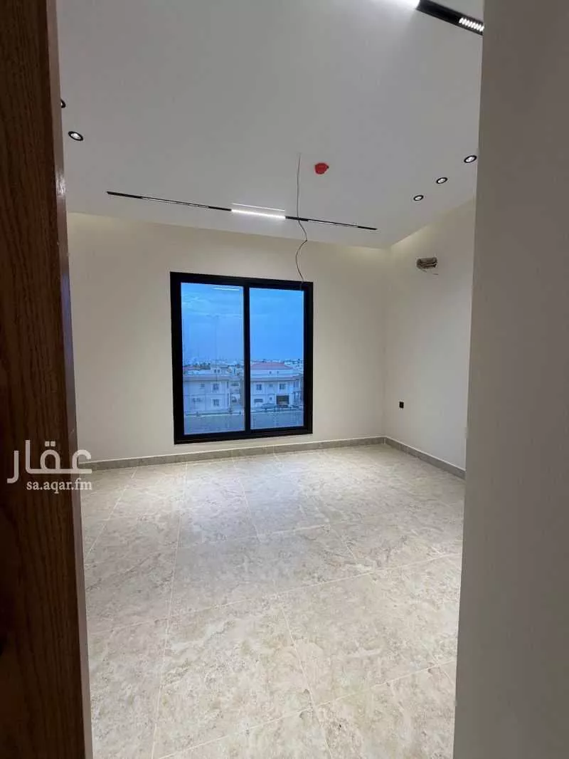 شقة 4 غرف في الروضة 18