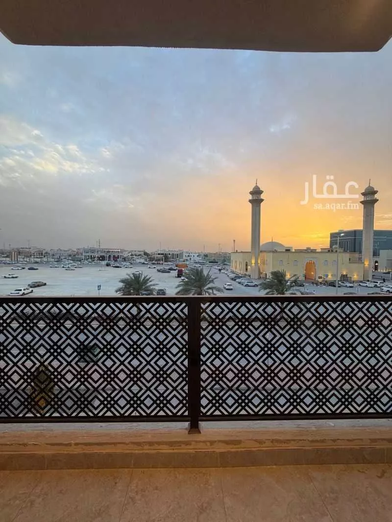 شقة 4 غرف في الروضة 6