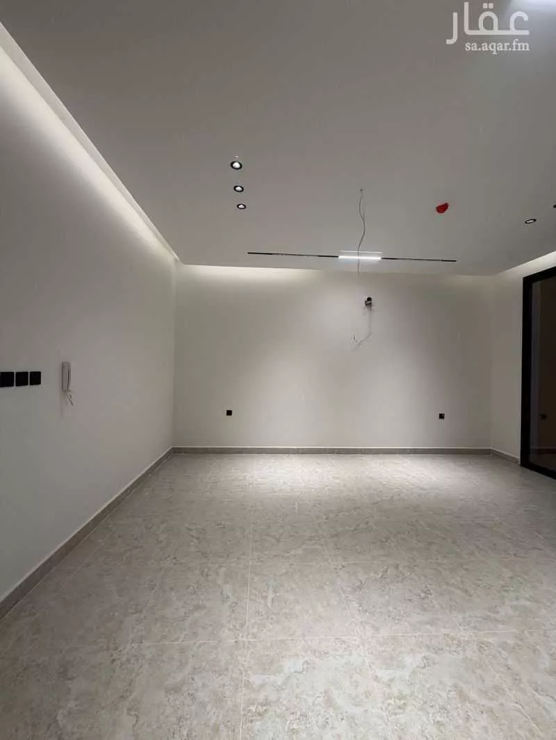 شقة 4 غرف في الروضة 8