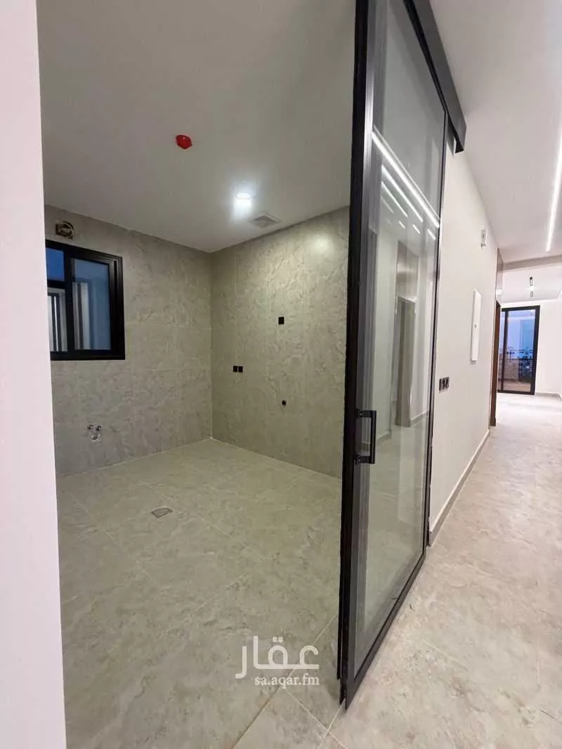 شقة 4 غرف في الروضة 10