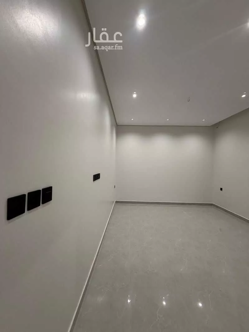 شقة 6 غرف في ضاحية الملك فهد 13