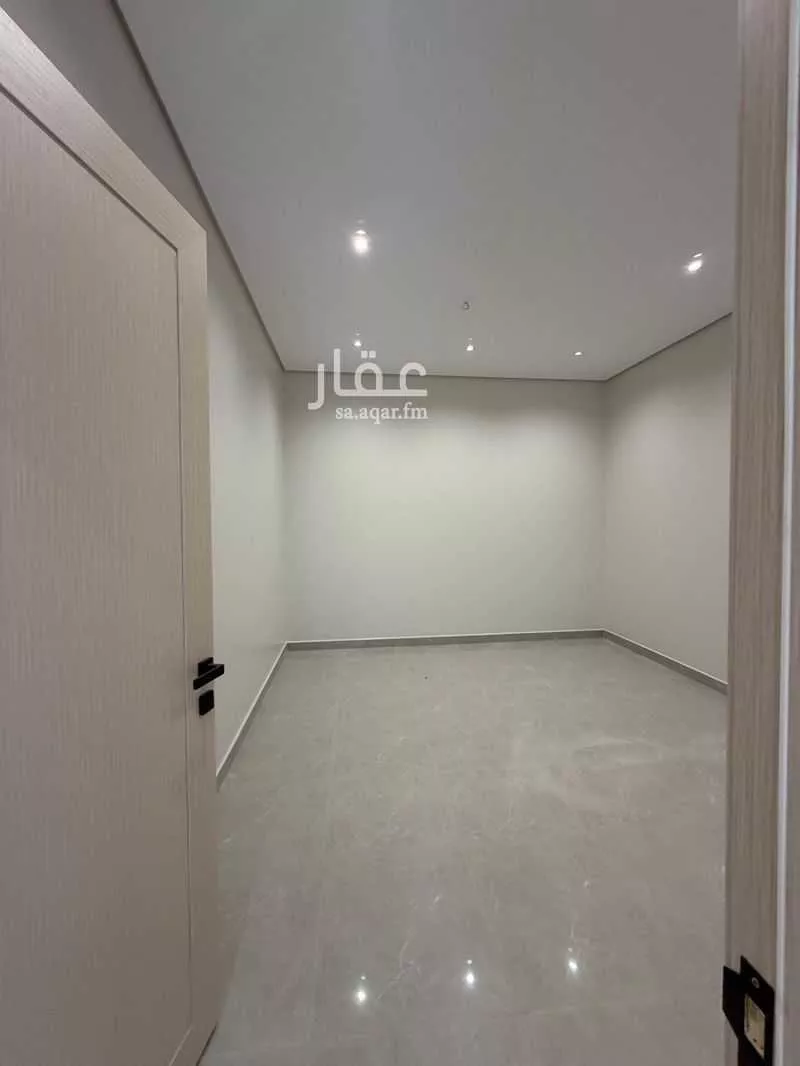 شقة 6 غرف في ضاحية الملك فهد 14