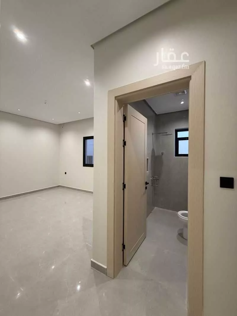 شقة 6 غرف في ضاحية الملك فهد 15