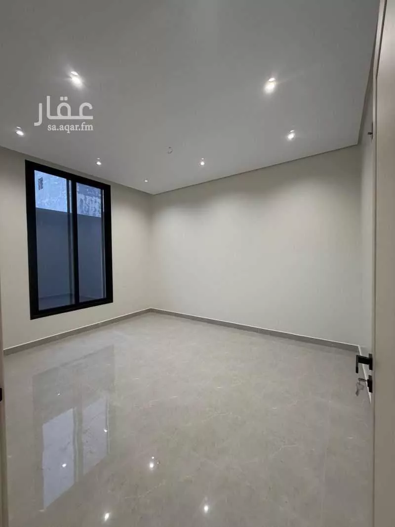 شقة 6 غرف في ضاحية الملك فهد 17