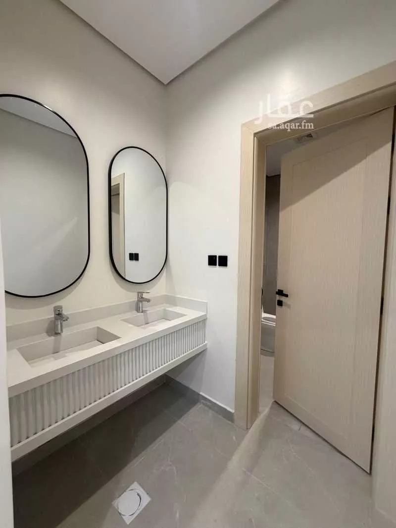 شقة 6 غرف في ضاحية الملك فهد 4