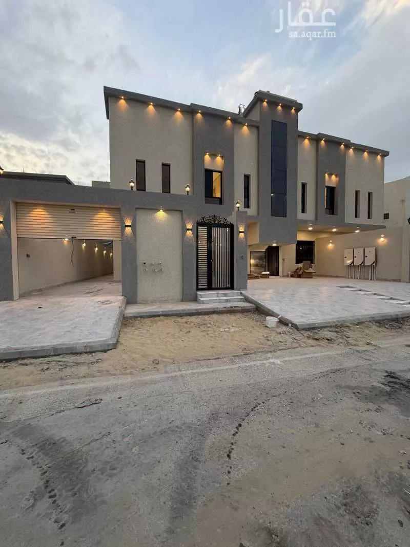 شقة 5 غرف في ضاحية الملك فهد 2