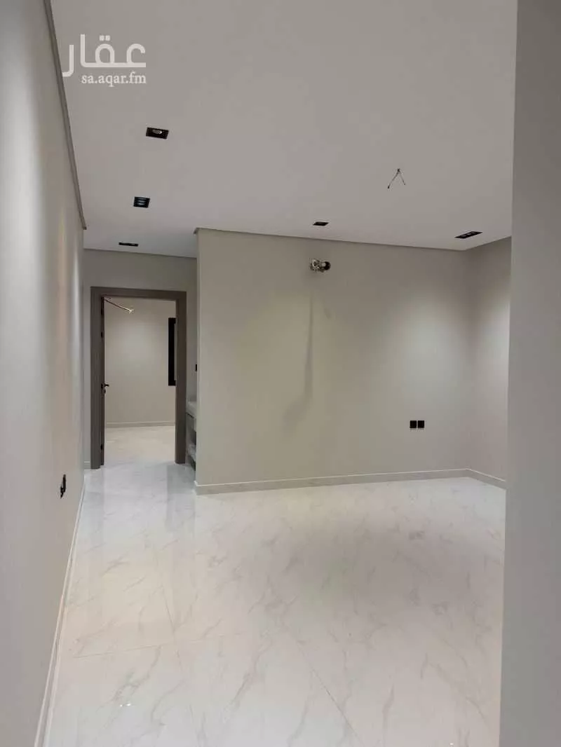 شقة 5 غرف في ضاحية الملك فهد 13