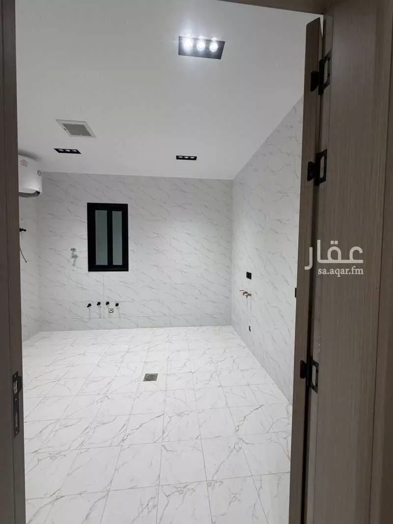 شقة 5 غرف في ضاحية الملك فهد 18