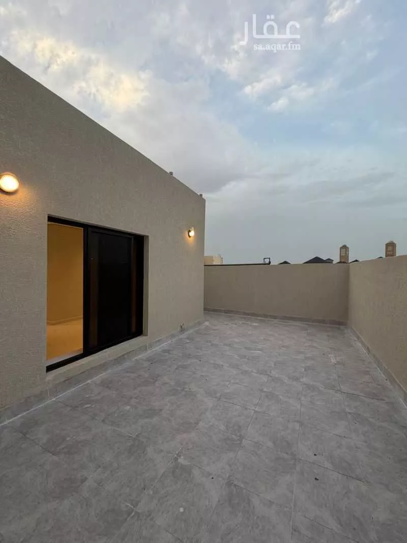 شقة 5 غرف في ضاحية الملك فهد 6