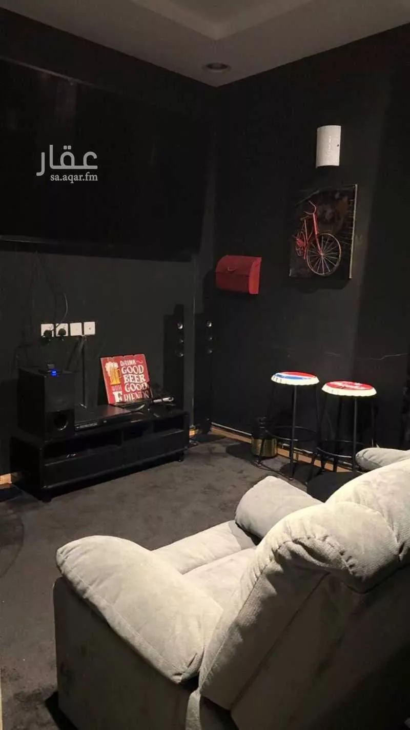 فيلا 8 غرف في العارض 2