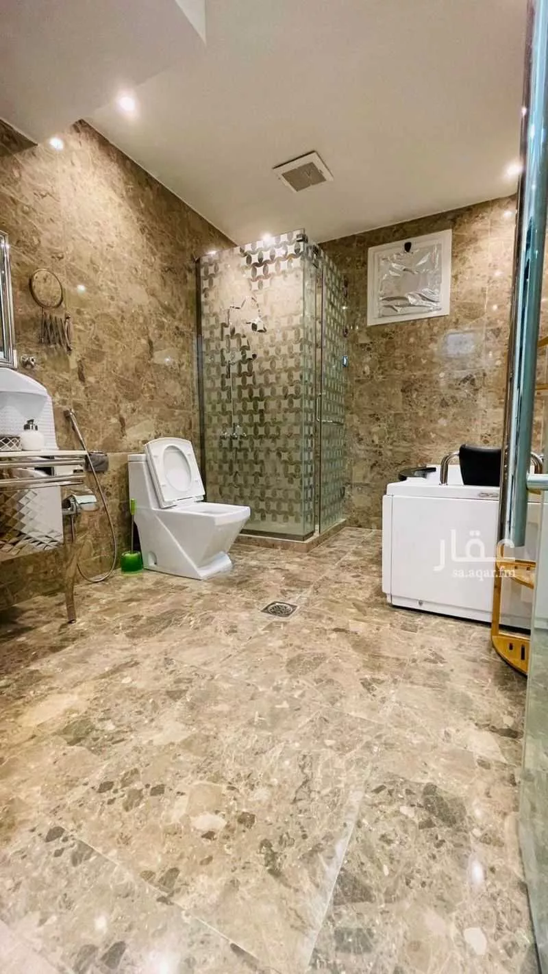 فيلا 8 غرف في العارض 12