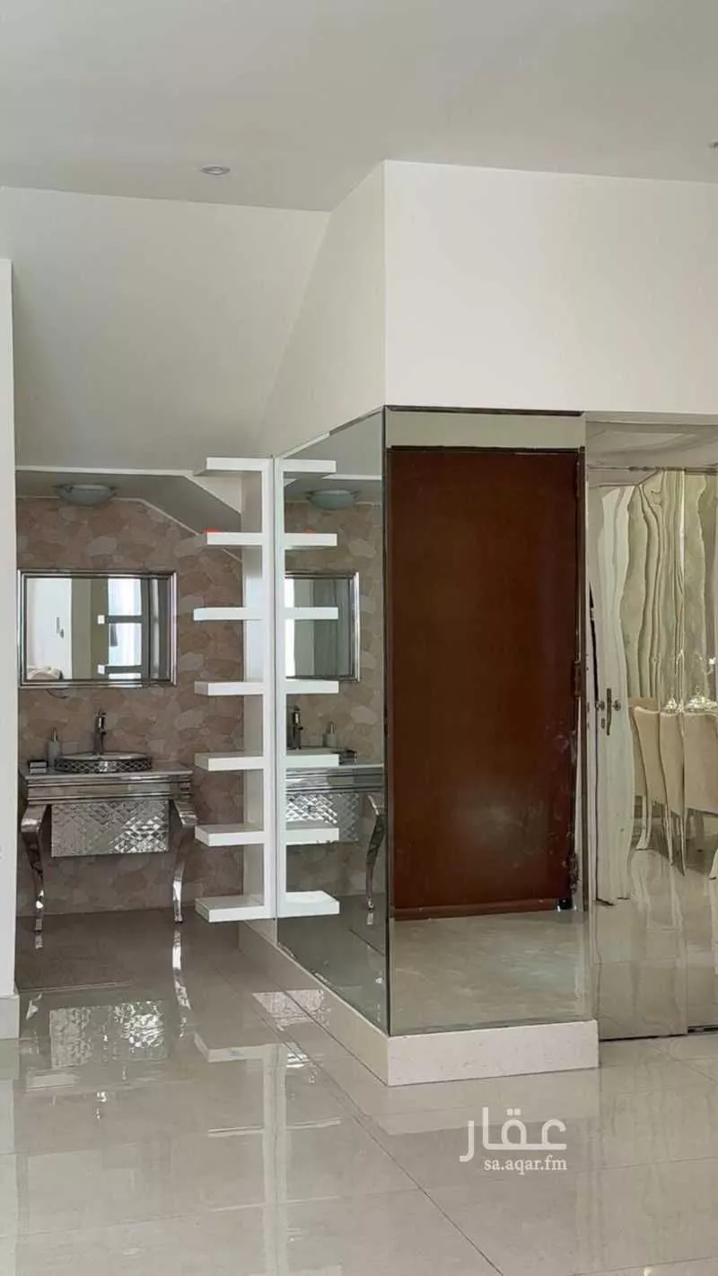 فيلا 8 غرف في العارض 3