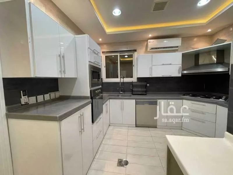 فيلا 8 غرف في العارض 7