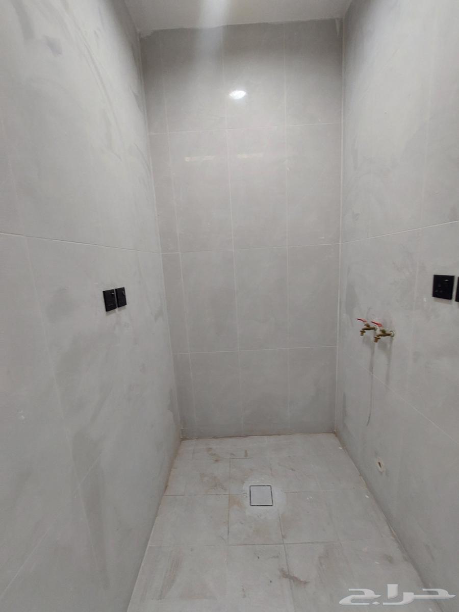 شقة 5 غرف في احد 10