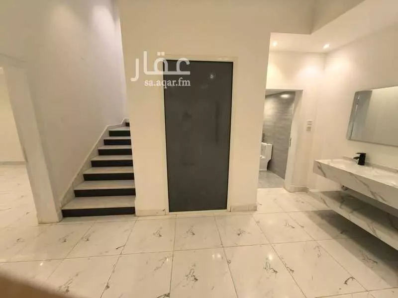 فيلا 7 غرف في العارض 11