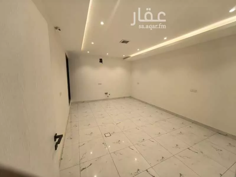 فيلا 7 غرف في العارض 12