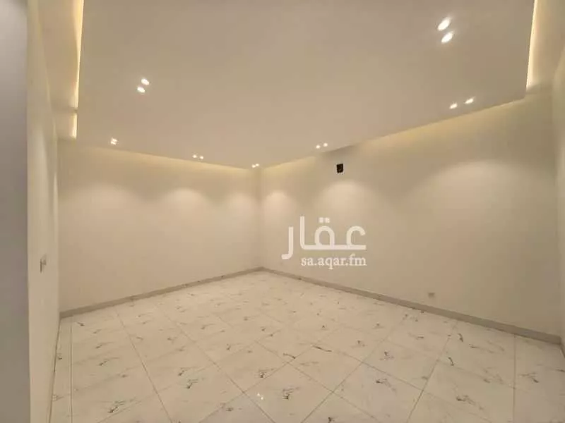 فيلا 7 غرف في العارض 18