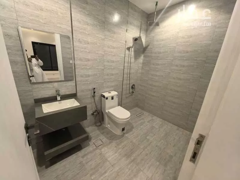 فيلا 7 غرف في العارض 3