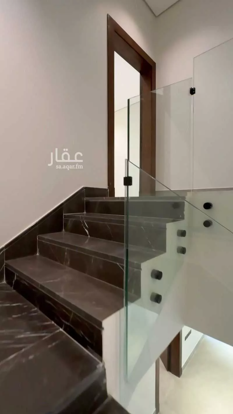 فيلا 5 غرف في النرجس 8