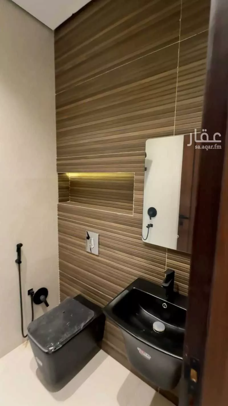 فيلا 5 غرف في النرجس 10