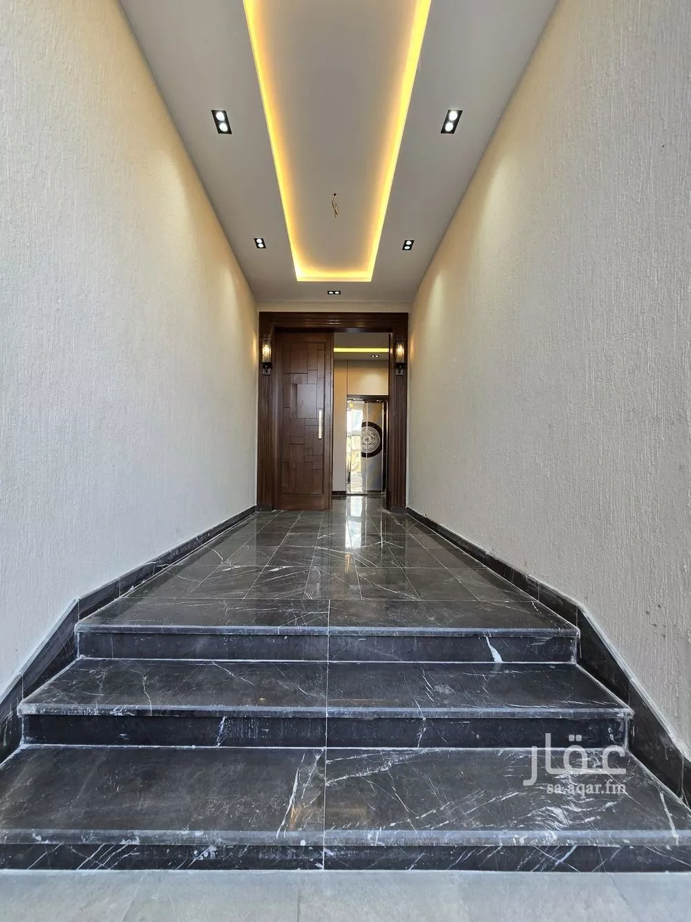 9 bedroom apartment in Al Kakiyyah 3