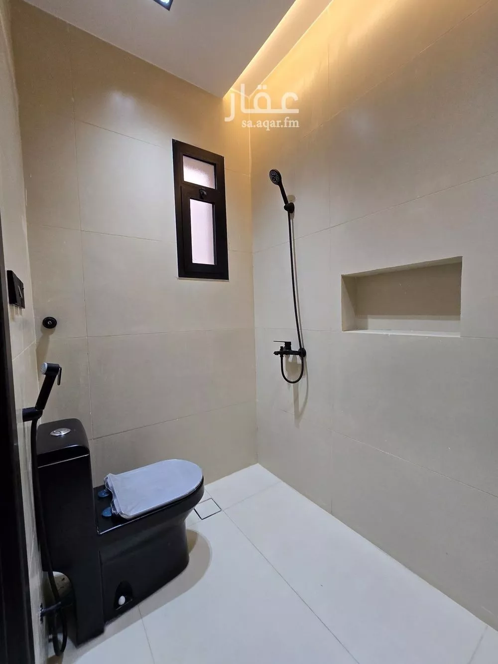 9 bedroom apartment in Al Kakiyyah 5