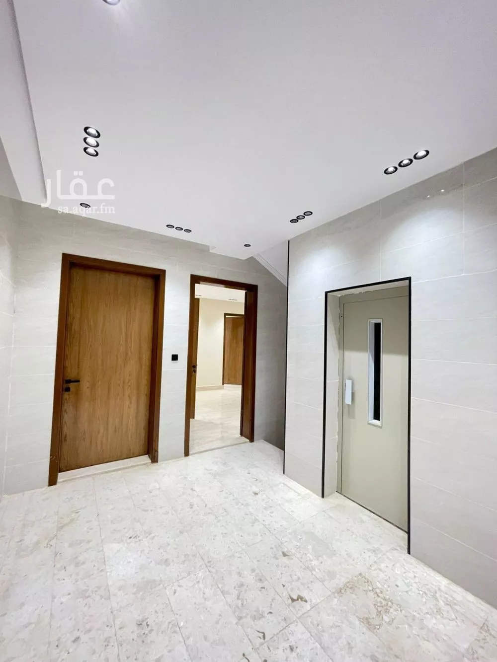 فيلا 10 غرف في الملك فهد 15