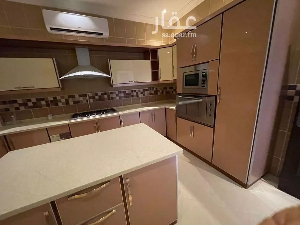 6 bedroom villa in Al Amwaj 2