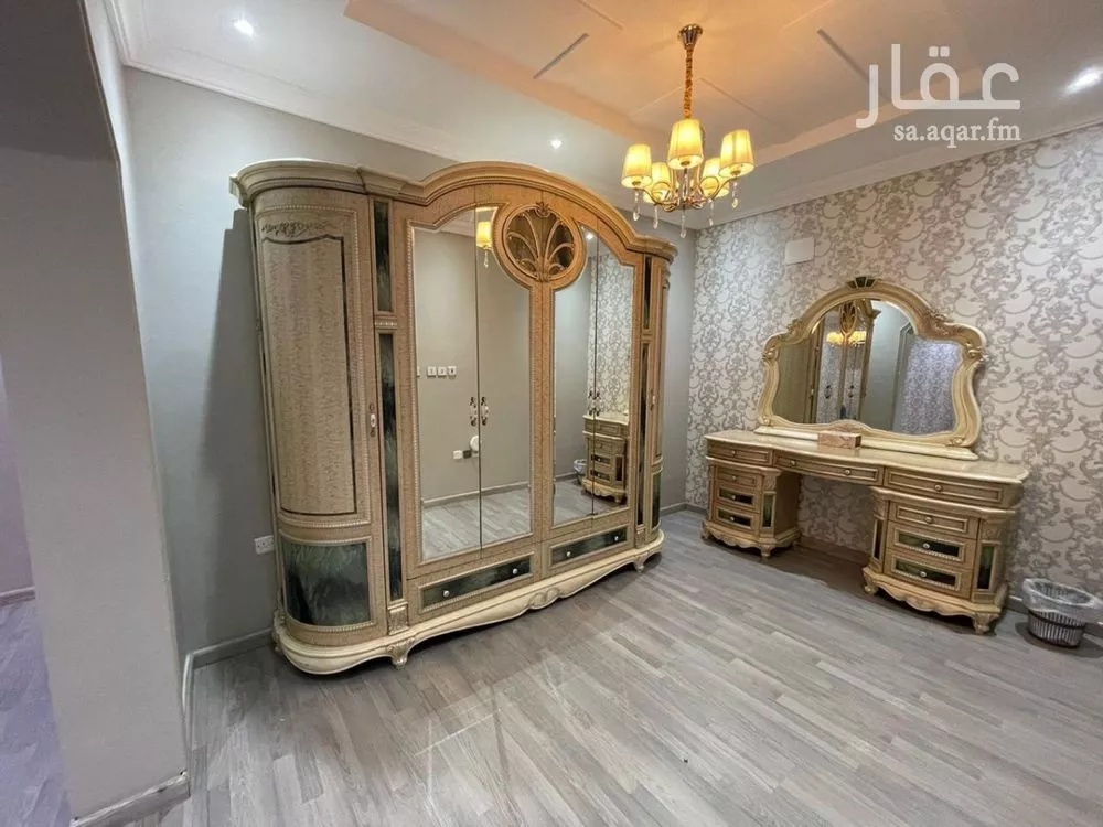 6 bedroom villa in Al Amwaj 12