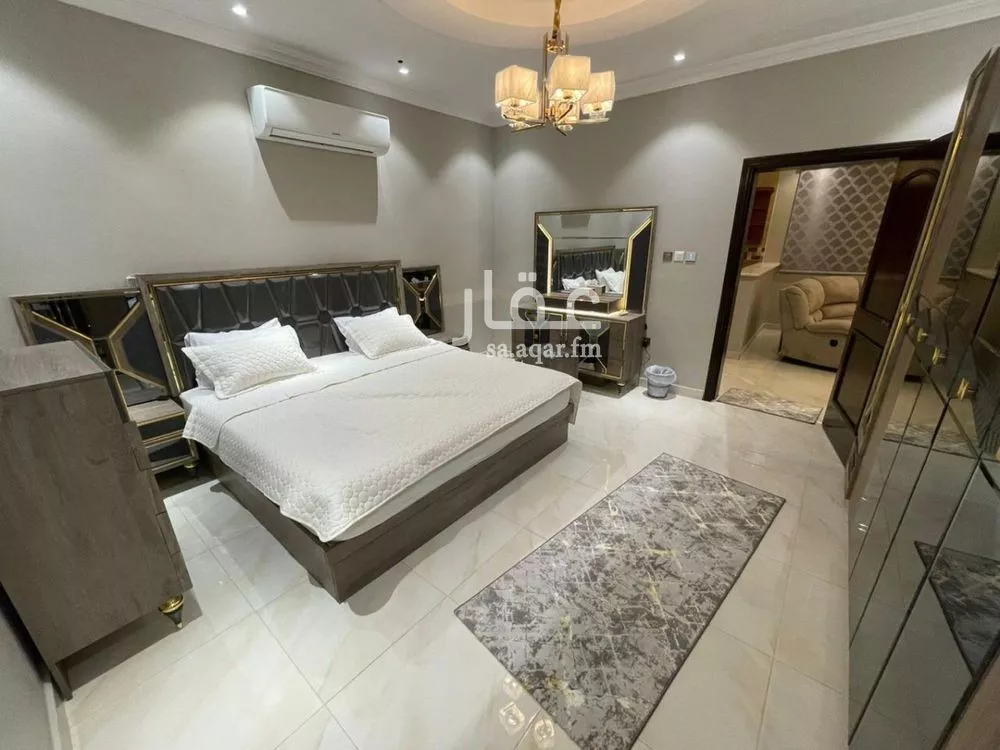 6 bedroom villa in Al Amwaj 13