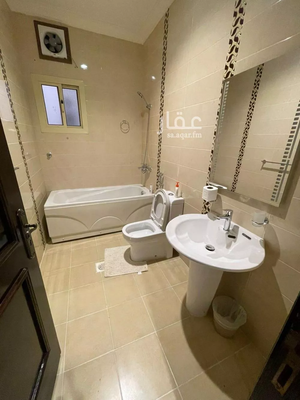 6 bedroom villa in Al Amwaj 14