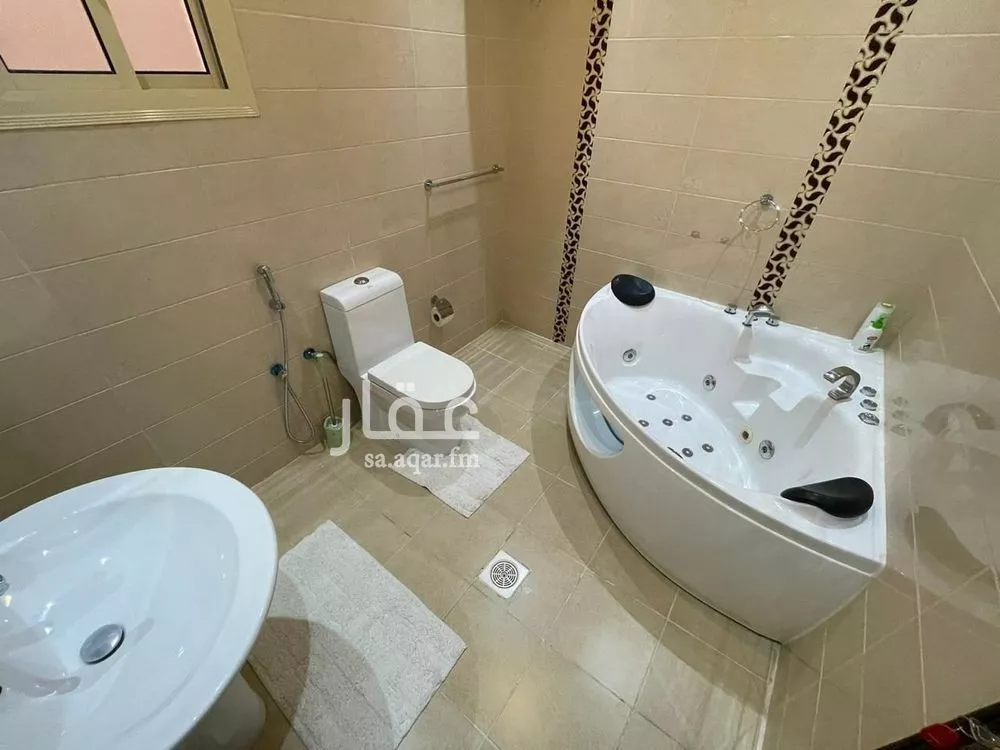 6 bedroom villa in Al Amwaj 4