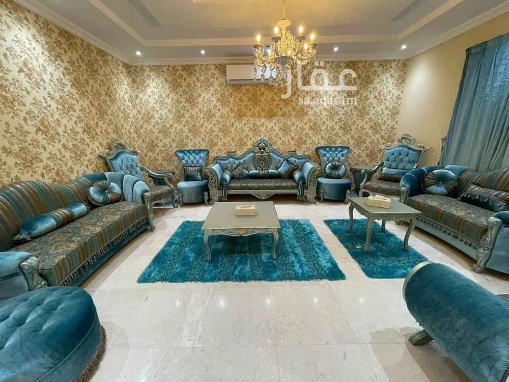 6 bedroom villa in Al Amwaj 8