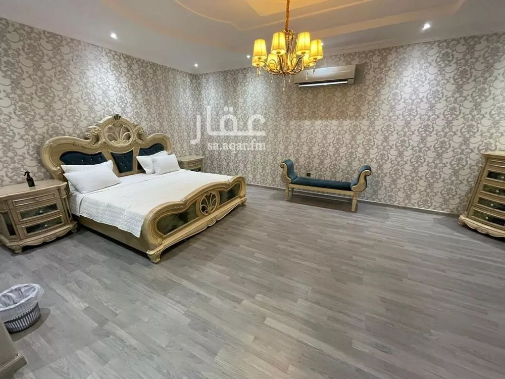 6 bedroom villa in Al Amwaj 9