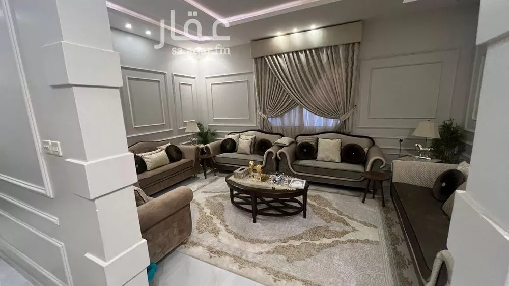 فيلا 6 غرف في العارض 8