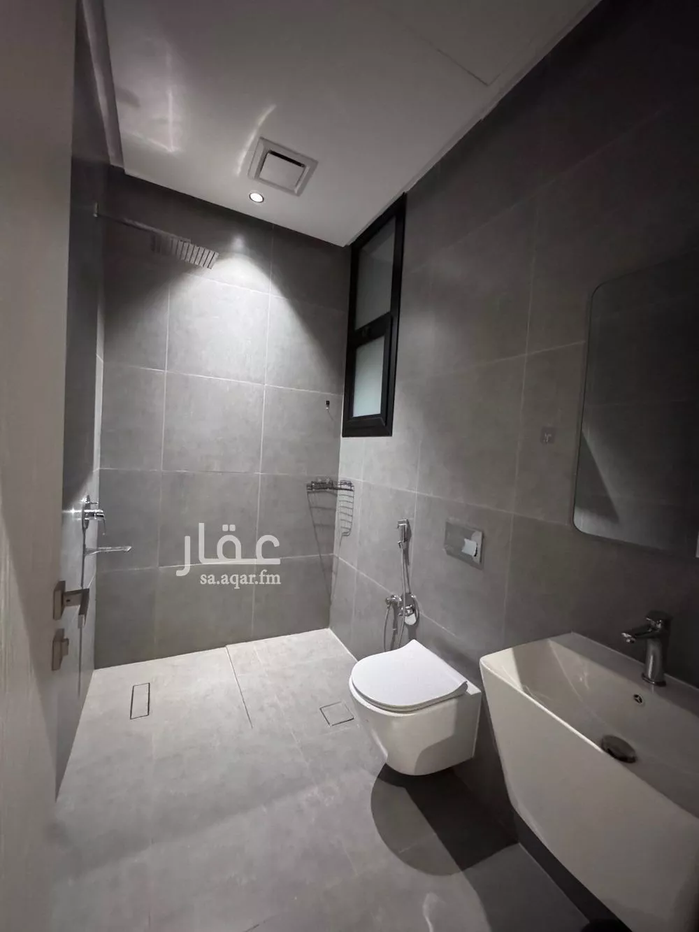 شقة 2 غرف في السعادة 5