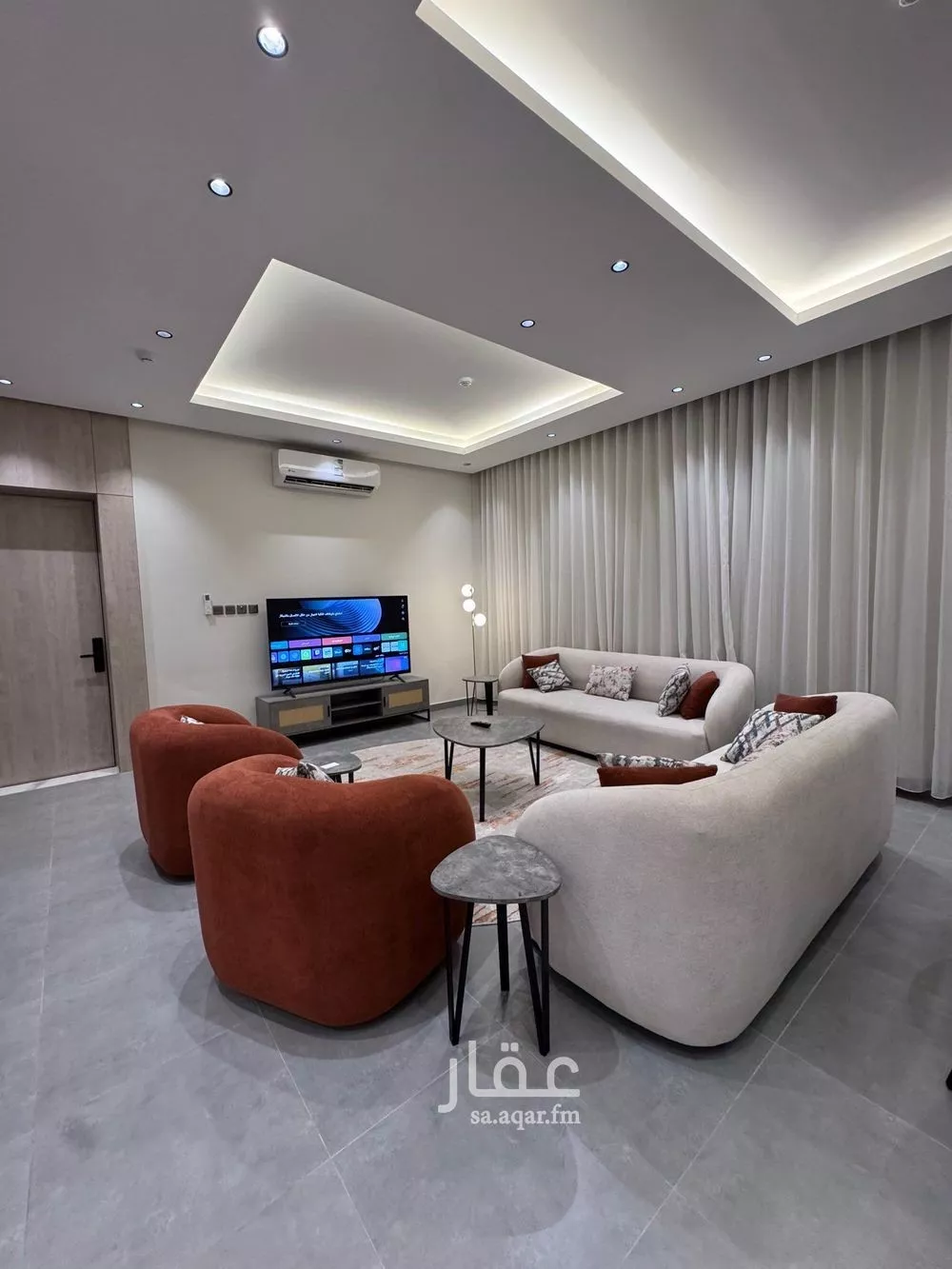 شقة 2 غرف في السعادة 6