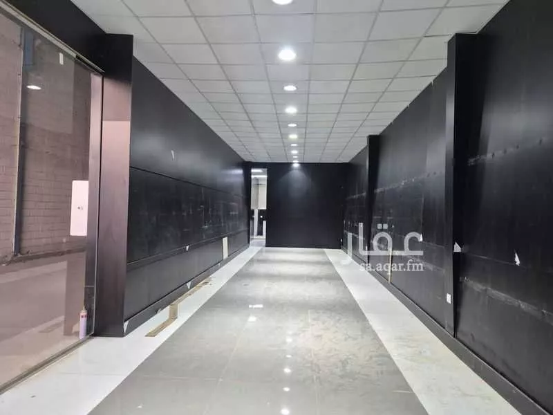 مستودع 1405 م² في العزيزية 7