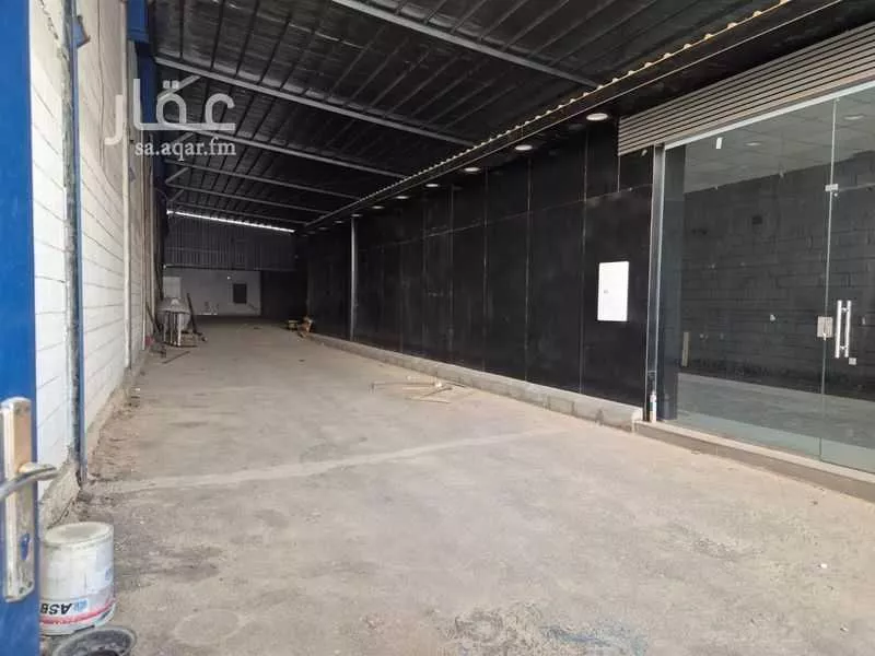 مستودع 1405 م² في العزيزية 9